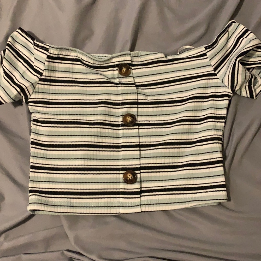 Cropped cute shirt